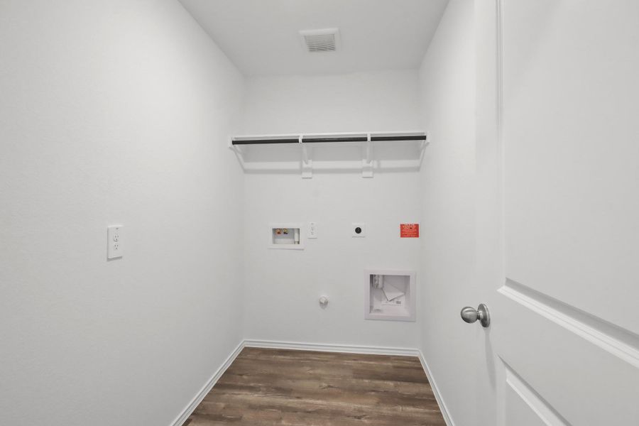 Spacious, unfurnished interior of a new home in Grand Pines, Magnolia (Image 9). Spacious, unfurnished interior of a new home in Grand Pines, Magnolia (Image 9).