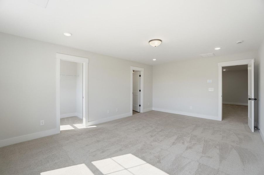 Spacious, unfurnished interior of a new home in Blythe Mill Townhomes, Waxhaw (Image 26).