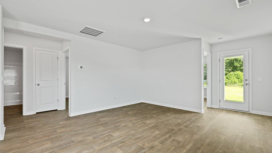 Spacious, unfurnished interior of a new home in Evergreen, Holly Hill (Image 21).