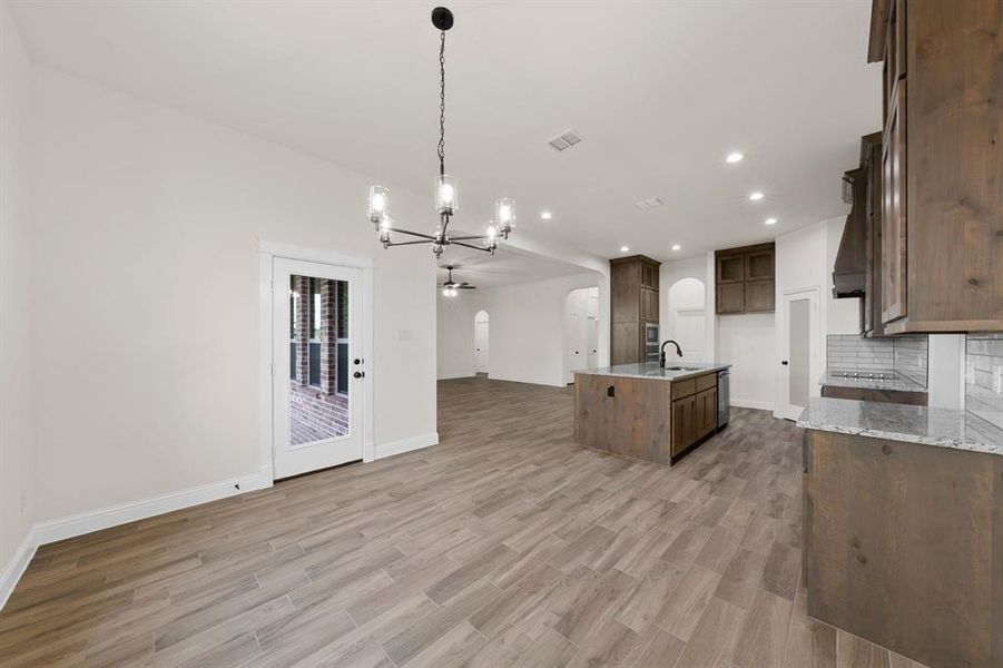 Spacious, unfurnished interior of a new home in , Waxahachie (Image 10).