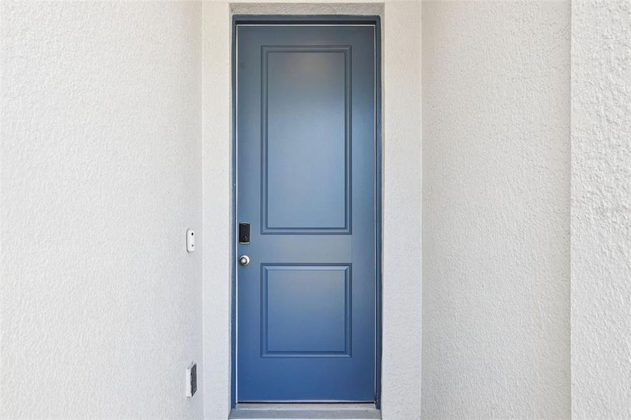 Exterior details and patio area of a home in Bradford Park, Ormond Beach (Image 3).