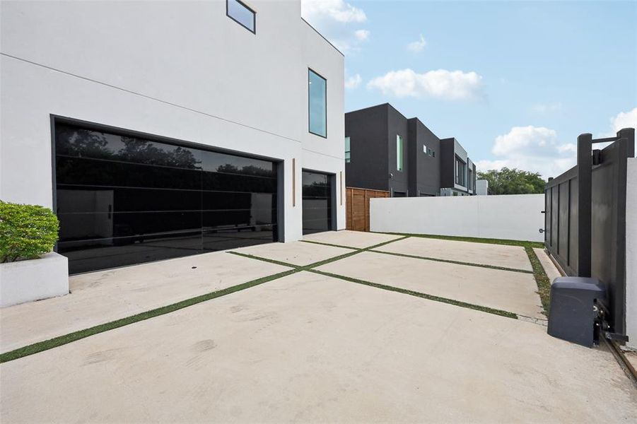 Front exterior of a new home in , Dallas, TX, highlighting curb appeal (Image 28).