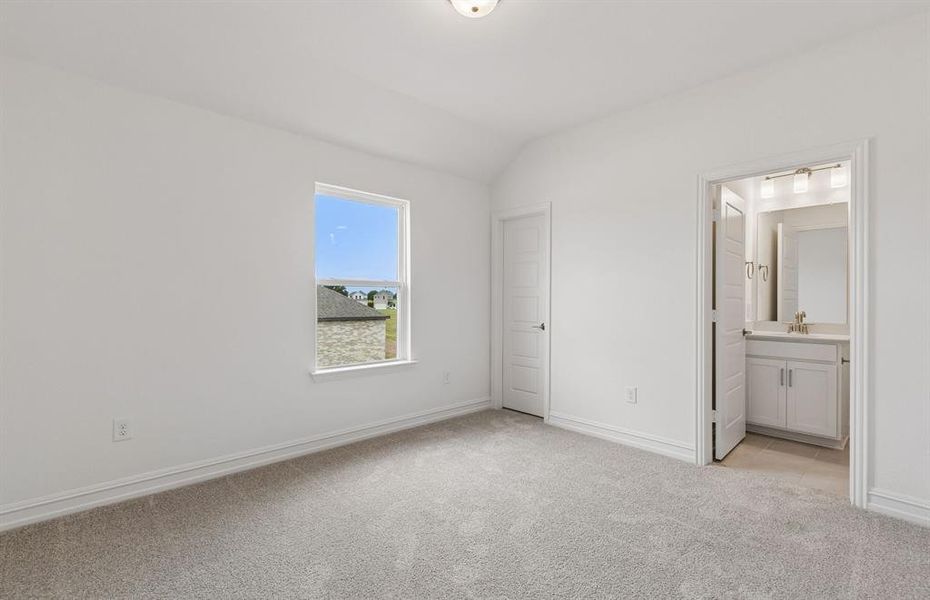 Secondary bedroom