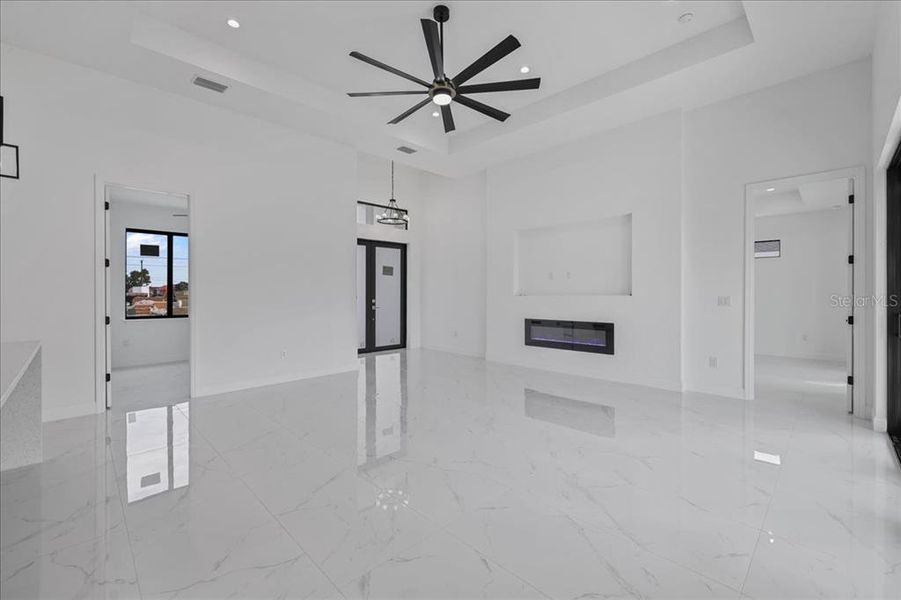 Spacious, unfurnished interior of a new home in , Cape Coral (Image 34).