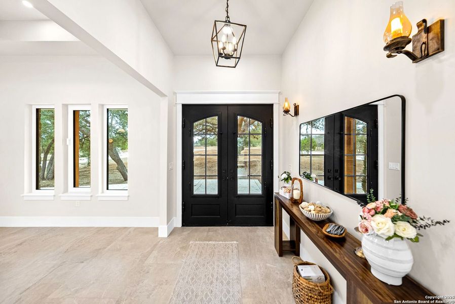 Furnished interior view inside a new home in , Bandera (Image 38).