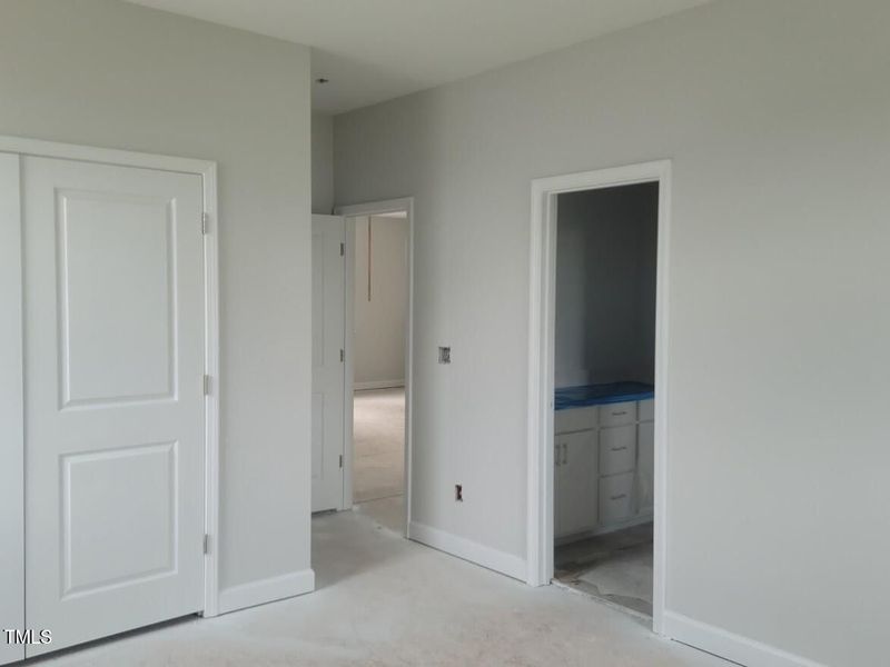 Image 81 of a home in Tobacco Road.