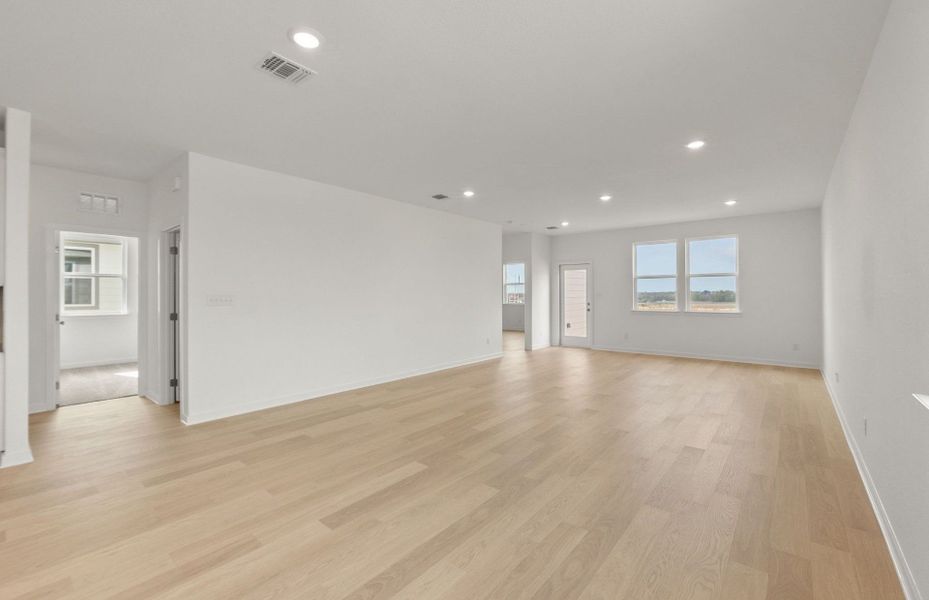 Spacious, unfurnished interior of a new home in La Cima, San Marcos (Image 13).