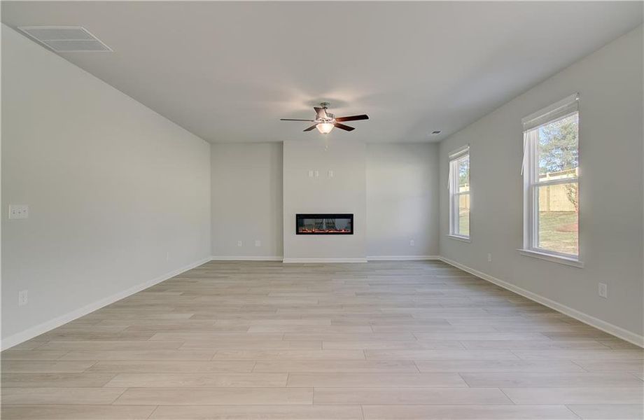 Spacious, unfurnished interior of a new home in Bowers Farm, McDonough (Image 12).