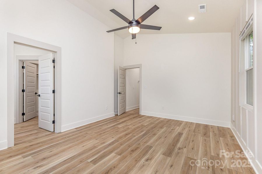 Spacious, unfurnished interior of a new home in , Concord (Image 12).