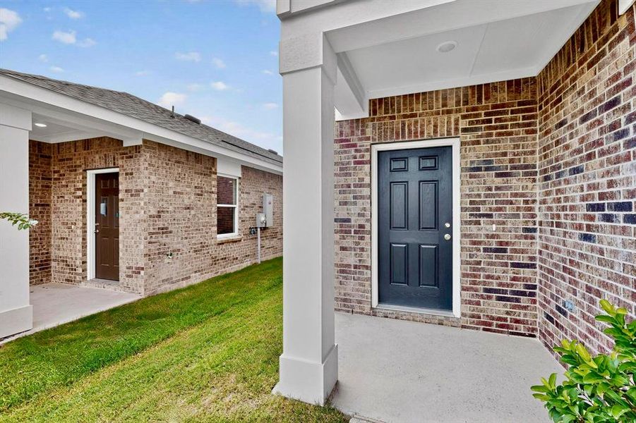 Front exterior of a new home in Meadow Park, Melissa, TX, highlighting curb appeal (Image 2). Front exterior of a new home in Meadow Park, Melissa, TX, highlighting curb appeal (Image 2).
