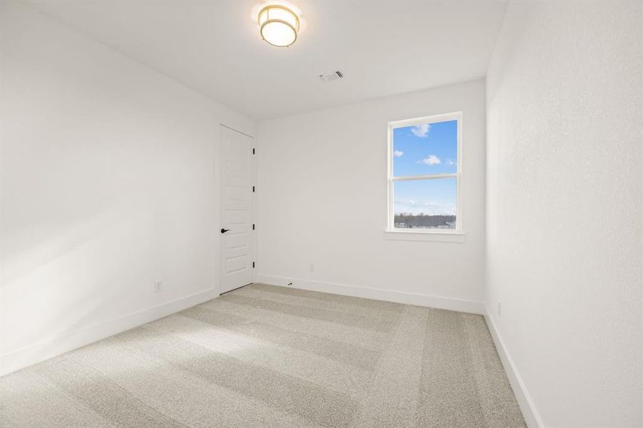 Spacious, unfurnished interior of a new home in Rocky Top Ranch, Reno (Image 36).
