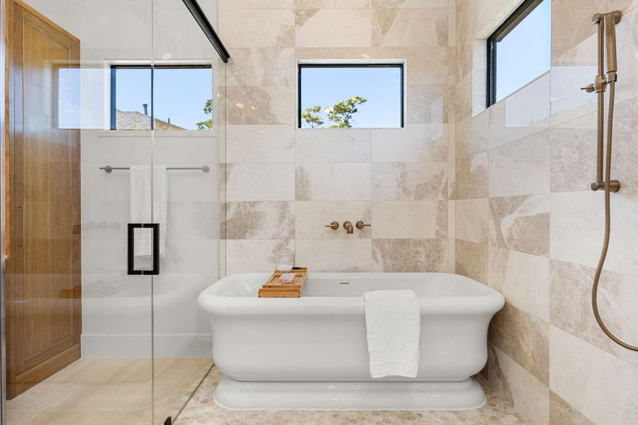 Second vanity w/ knee space & linen closet built-in. Second vanity w/ knee space & linen closet built-in.