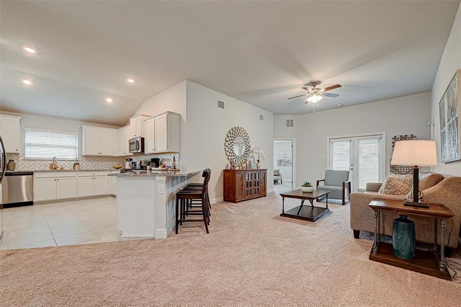 Furnished interior view inside a new home in Lago Mar, Texas City (Image 8).
