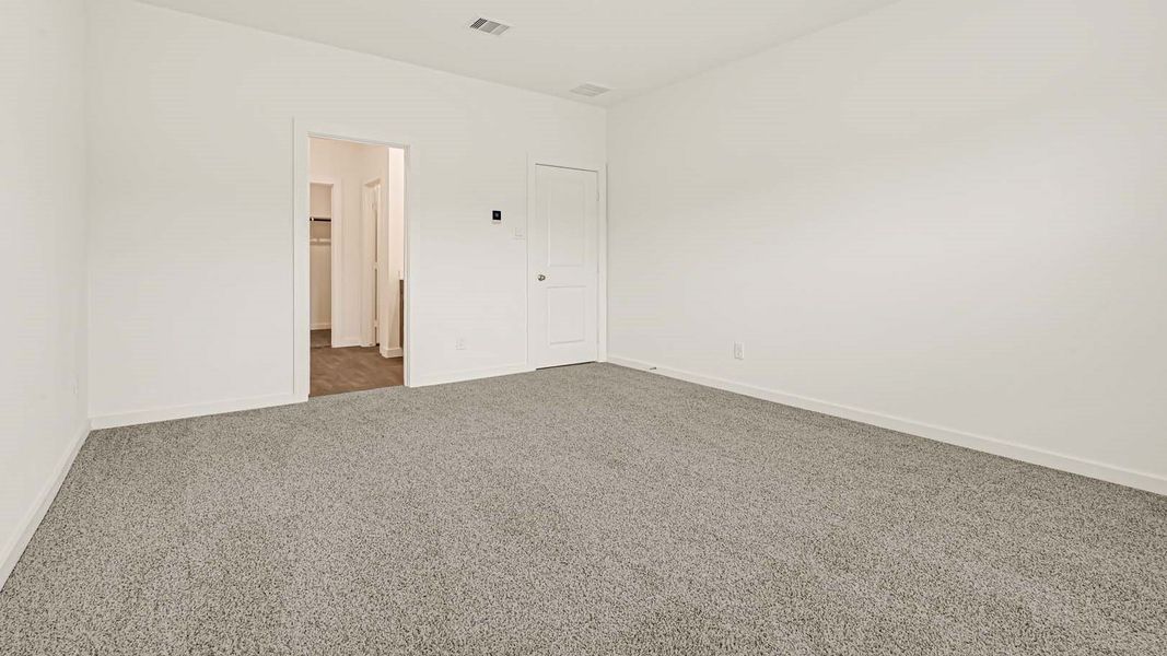 Spacious, unfurnished interior of a new home in Holly Ridge, Rosenberg (Image 23).