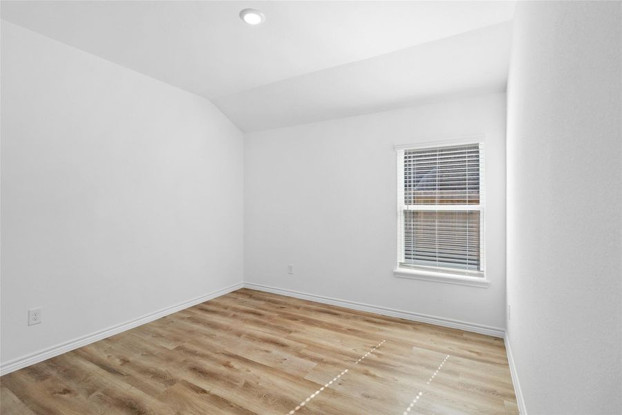 Spacious, unfurnished interior of a new home in , Willis (Image 20).