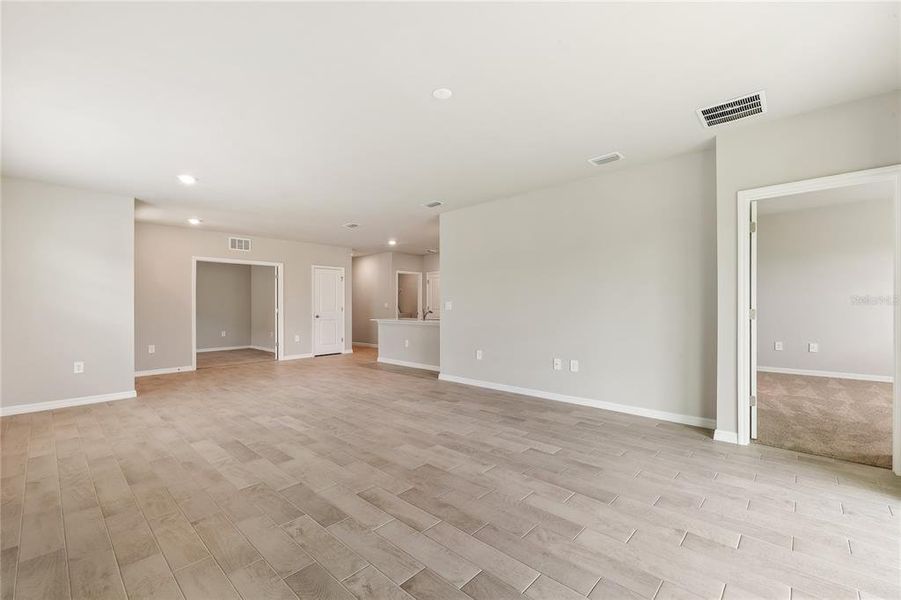 Spacious, unfurnished interior of a new home in Heritage Lake Park, Punta Gorda (Image 10). Spacious, unfurnished interior of a new home in Heritage Lake Park, Punta Gorda (Image 10).