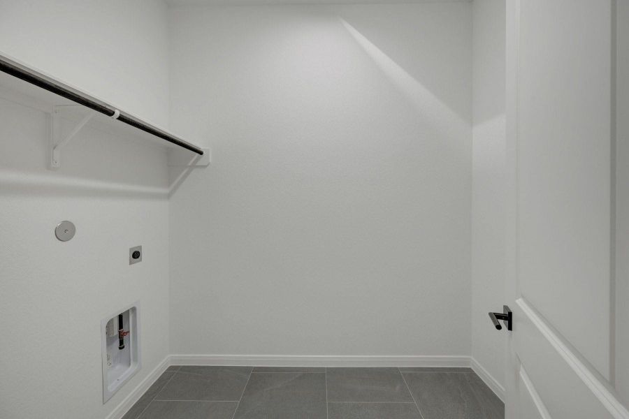 Spacious, unfurnished interior of a new home in The Grand Prairie - Retreat Collection, Hockley (Image 9).
