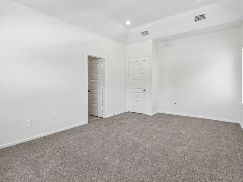Photos are not of the actual home, but are photos of the builder home with same floorplan with similar interior finishes. Photos are not of the actual home, but are photos of the builder home with same floorplan with similar interior finishes.