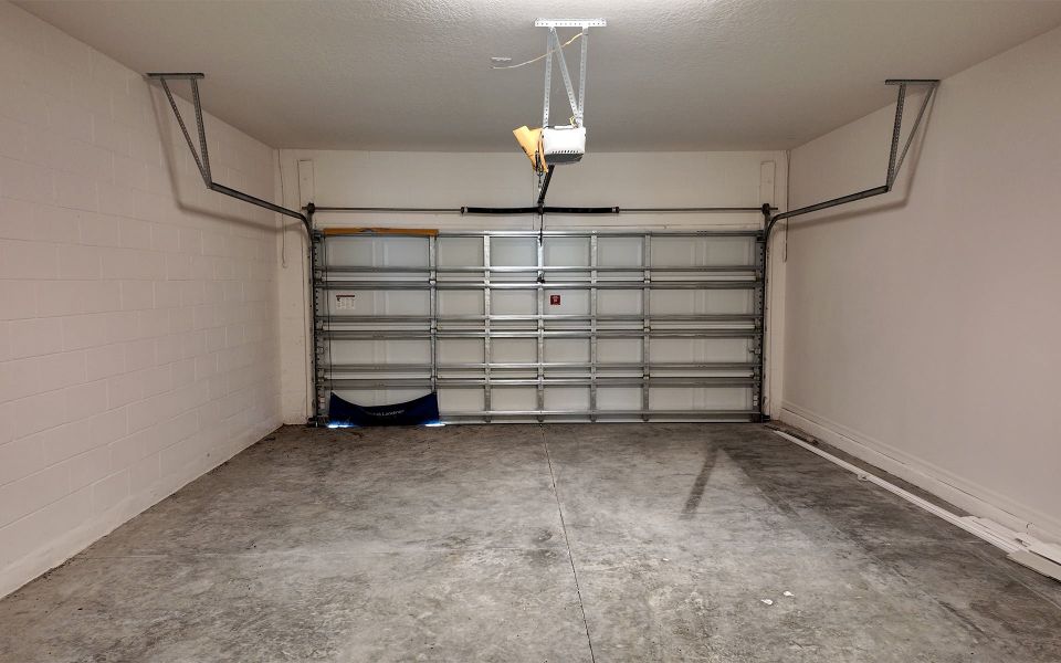 Efficient 2-Car Garage in Central Florida Single-Family Home