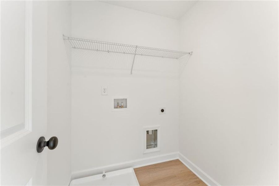 Spacious, unfurnished interior of a new home in Wildwood Place, Powder Springs (Image 27).