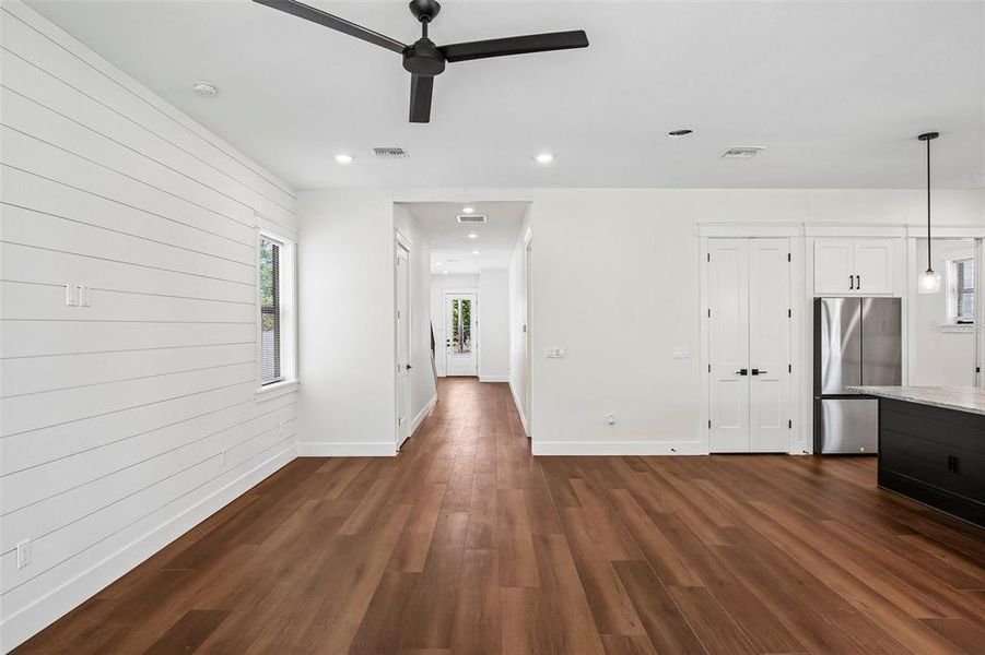 Spacious, unfurnished interior of a new home in , St. Petersburg (Image 20). Spacious, unfurnished interior of a new home in , St. Petersburg (Image 20).