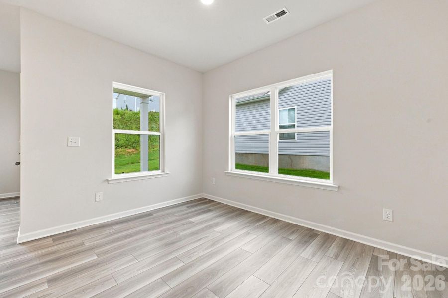 Spacious, unfurnished interior of a new home in Catawba Trace, Catawba (Image 17).