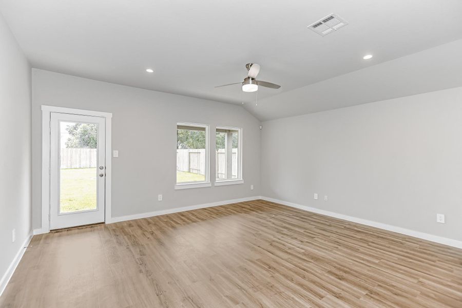 Spacious, unfurnished interior of a new home in , Sour Lake (Image 13). Spacious, unfurnished interior of a new home in , Sour Lake (Image 13).