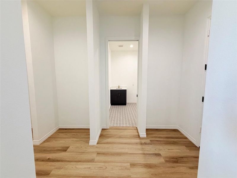 Spacious, unfurnished interior of a new home in , Dayton (Image 36).