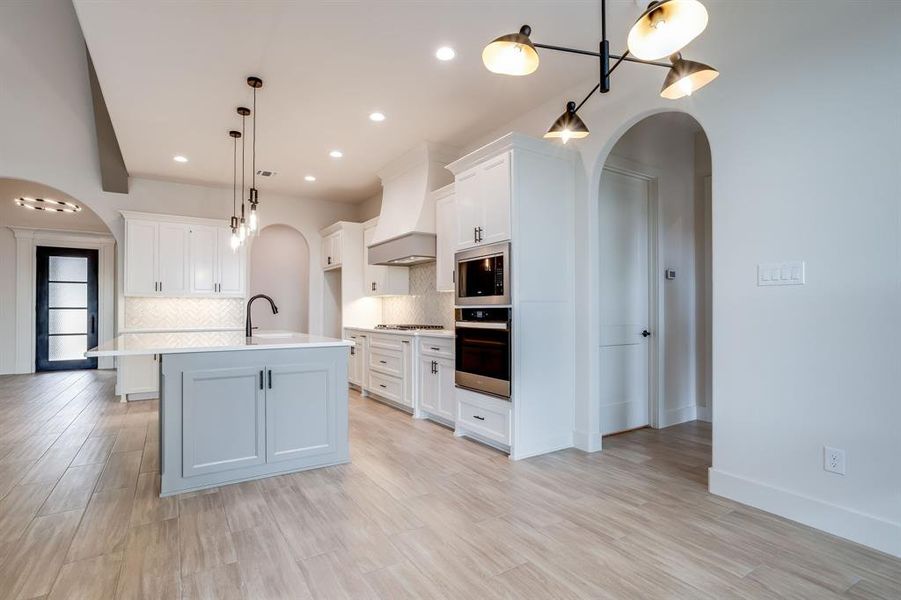 Furnished interior view inside a new home in Prairie Winds Estates, Poolville (Image 11). Furnished interior view inside a new home in Prairie Winds Estates, Poolville (Image 11).