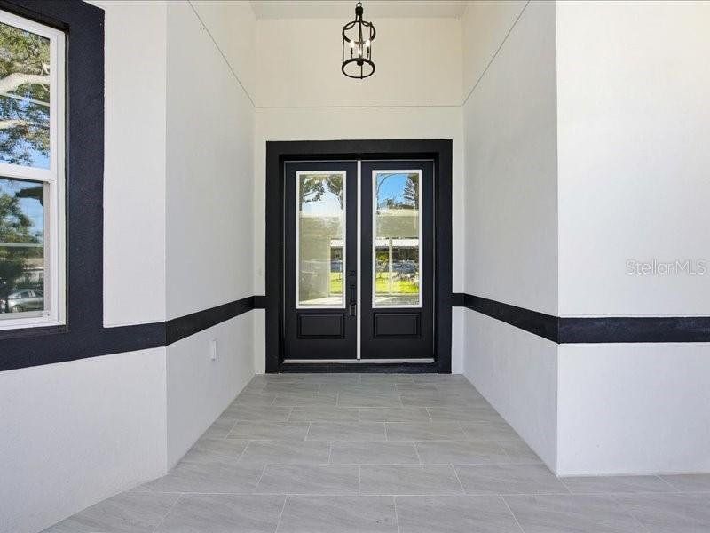 Exterior details and patio area of a home in , Plant City (Image 1). Exterior details and patio area of a home in , Plant City (Image 1).