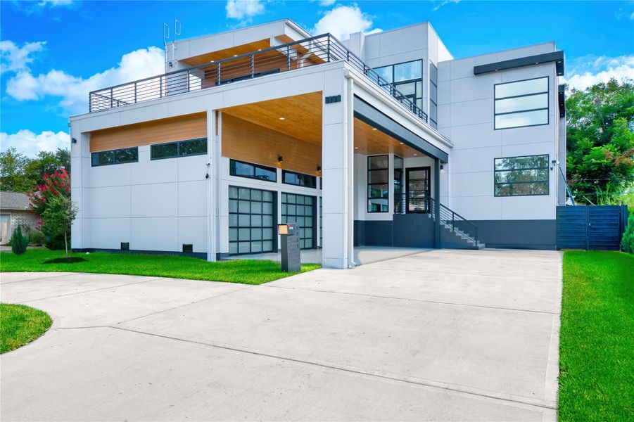 Exterior details and patio area of a home in , Houston (Image 29). Exterior details and patio area of a home in , Houston (Image 29).