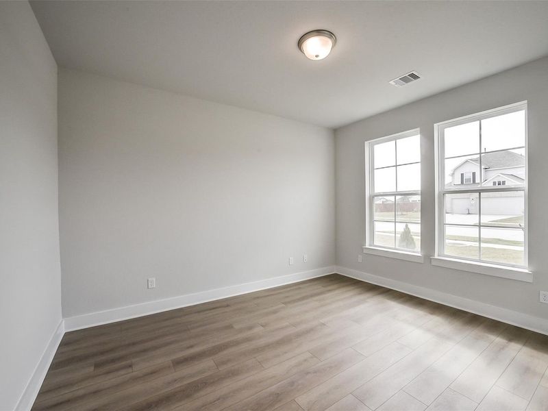 Spacious, unfurnished interior of a new home in Sierra Vista, Rosharon (Image 22).