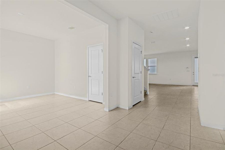 Spacious, unfurnished interior of a new home in Weslyn Park, St. Cloud (Image 28).