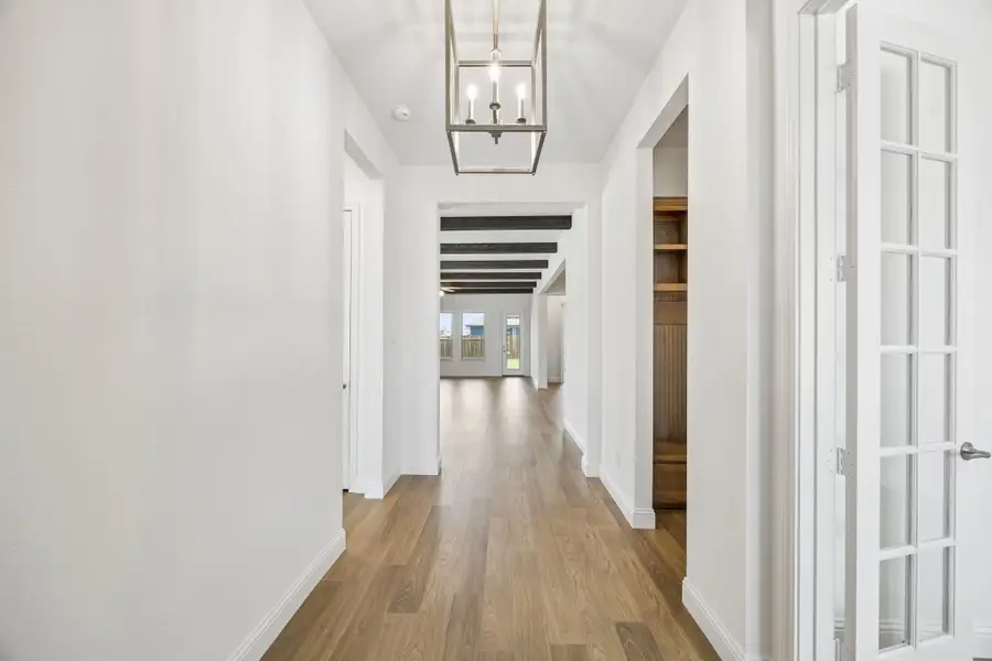Spacious, unfurnished interior of a new home in Sheppard's Place, Waxahachie (Image 16).