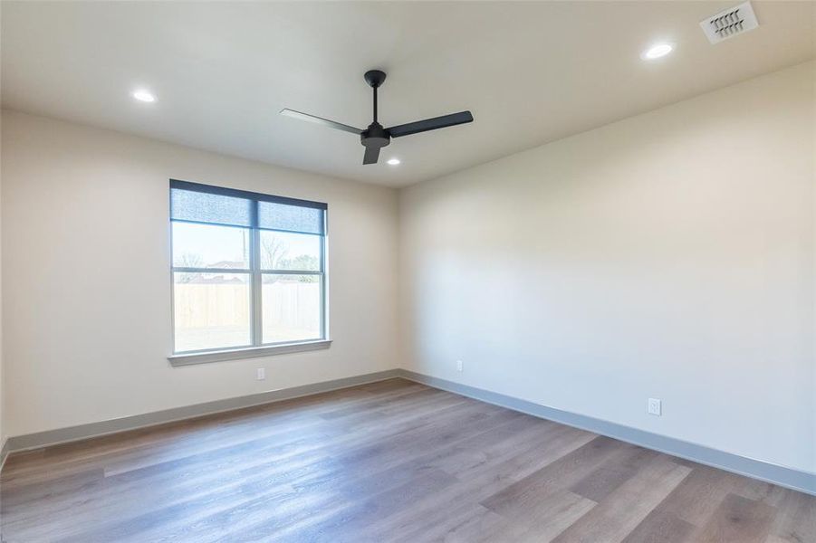 Spacious, unfurnished interior of a new home in , Abilene (Image 32).