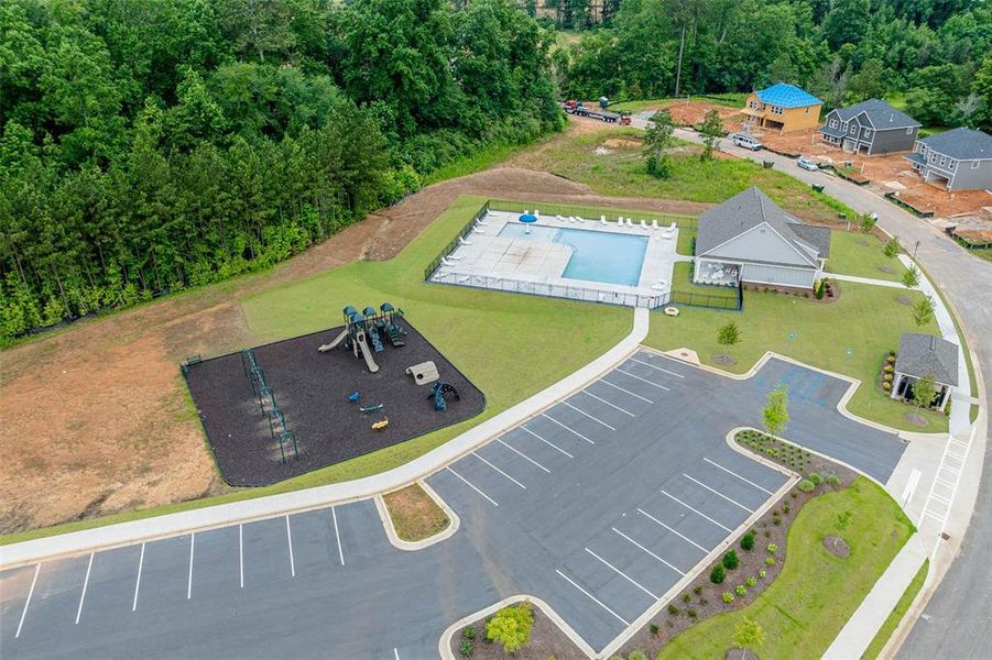 Community amenities in Crossvine Village, LaGrange (Image 5).