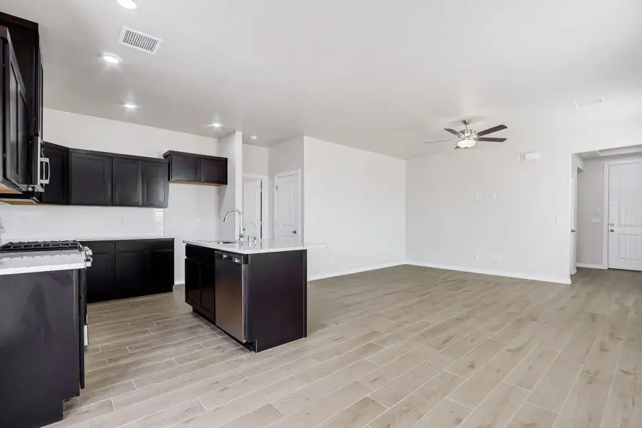 Representative furnished interior of a home built from the Desert Willow by View Homes in Paseo del Este, El Paso (Image 7). Representative furnished interior of a home built from the Desert Willow by View Homes in Paseo del Este, El Paso (Image 7).