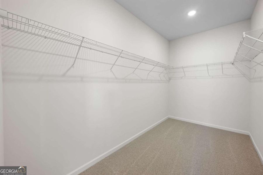 Spacious, unfurnished interior of a new home in Stonebridge North, Macon (Image 17).