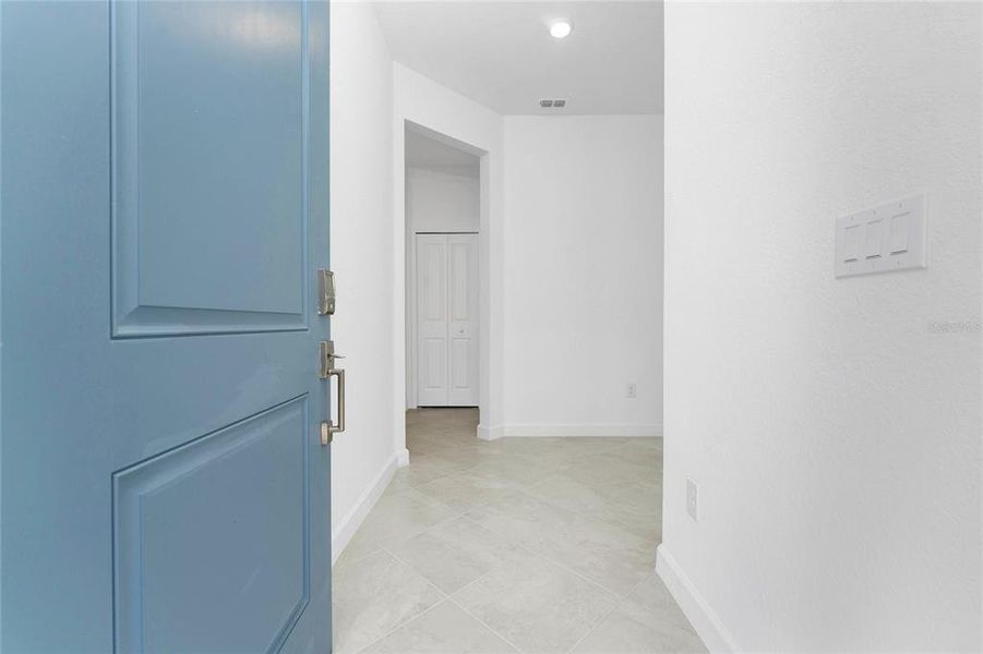 Spacious, unfurnished interior of a new home in , Englewood (Image 20).