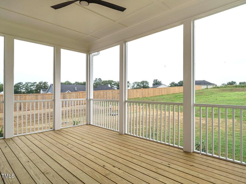 039-1280x960-screened-porch