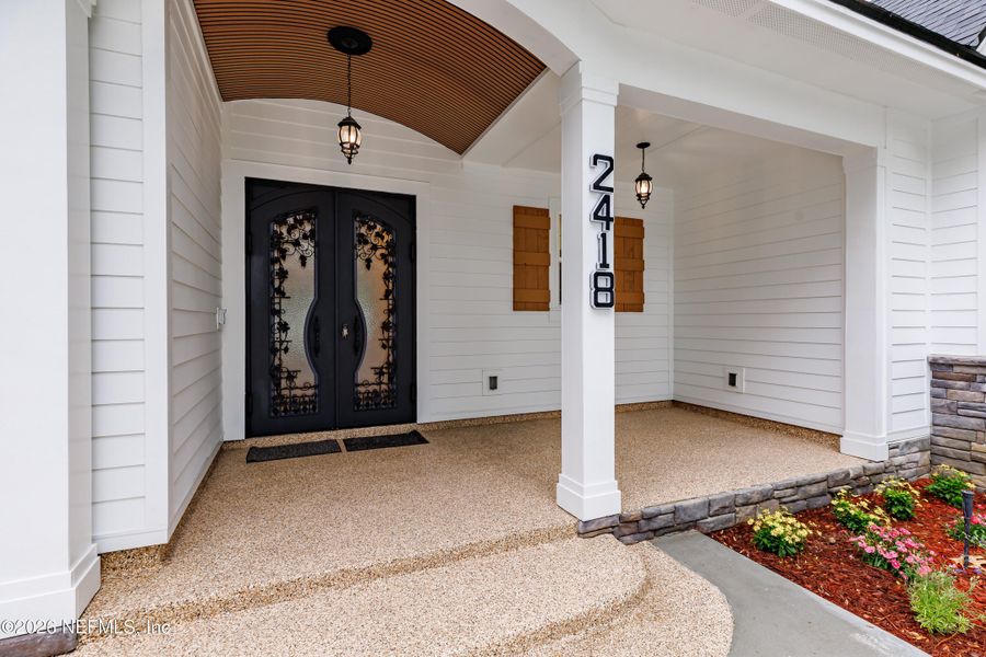 Exterior details and patio area of a home in , Jacksonville (Image 4).
