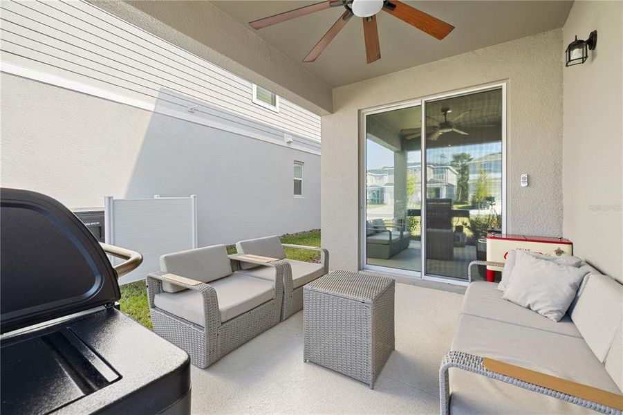 Exterior details and patio area of a home in , Orlando (Image 25).