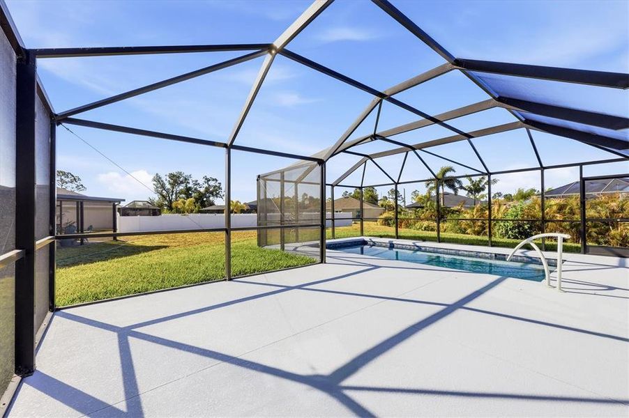 Exterior details and patio area of a home in Rotonda Lakes, Rotonda West (Image 4).