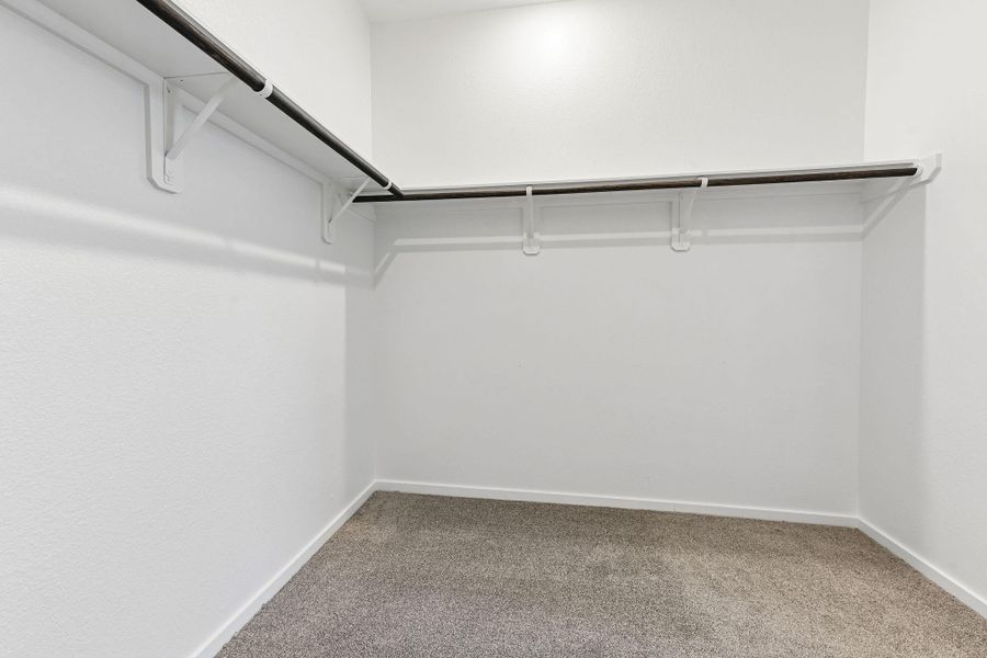 Spacious, unfurnished interior of a new home in Kemah Crossing - City Series, Kemah (Image 23).