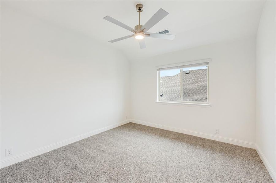 Spacious, unfurnished interior of a new home in Ridgepoint, Midlothian (Image 34).