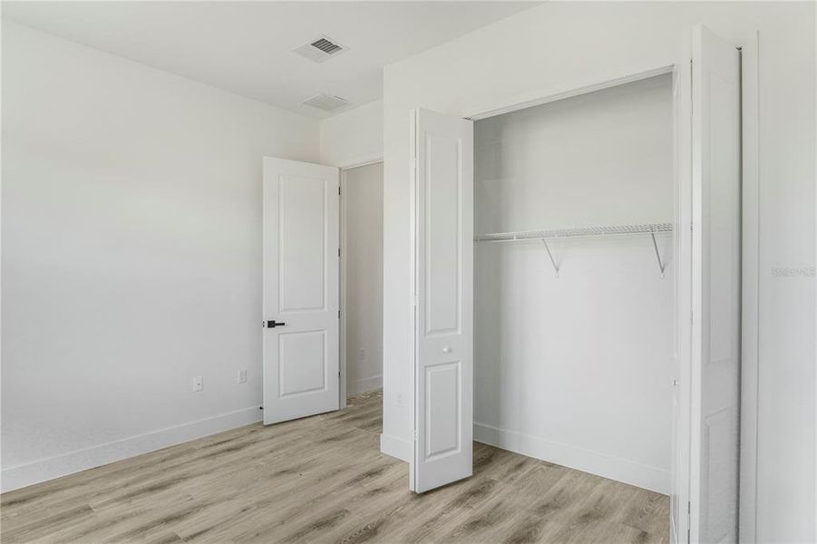 Spacious, unfurnished interior of a new home in , Ocala (Image 34).