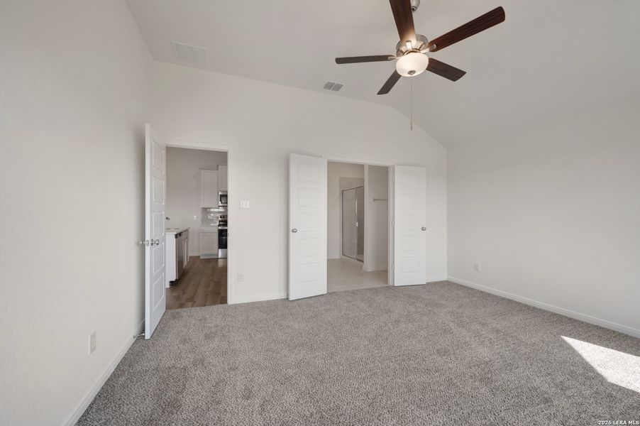 Spacious, unfurnished interior of a new home in Meadows at Clear Springs, New Braunfels (Image 40).