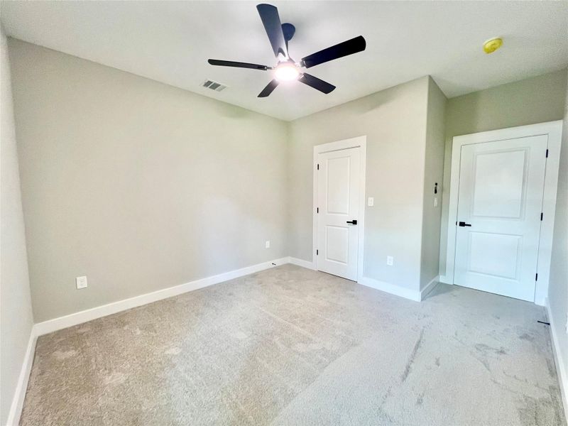 Spacious, unfurnished interior of a new home in , Santa Fe (Image 39).