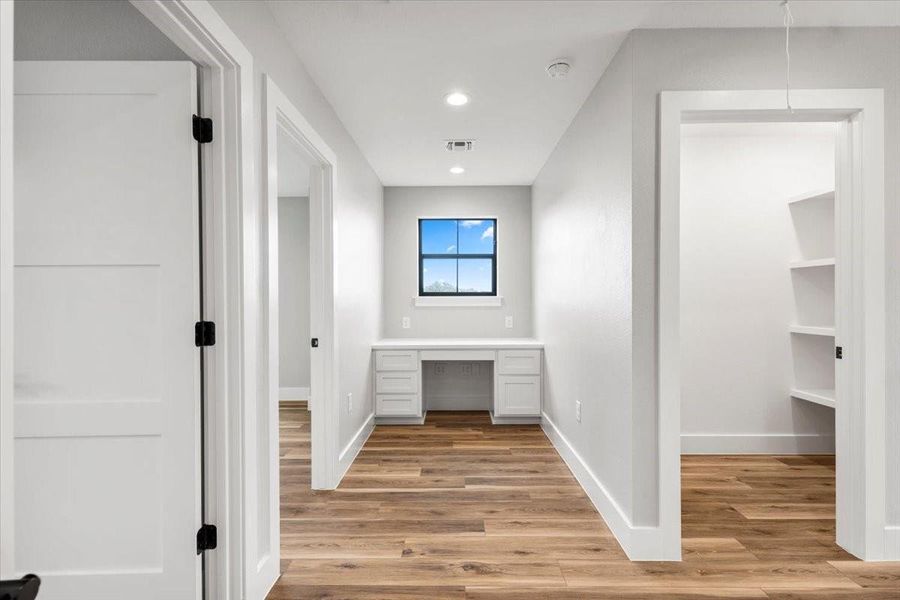 Spacious, unfurnished interior of a new home in , Johnson City (Image 20).