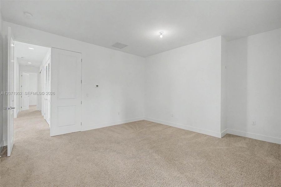 Spacious, unfurnished interior of a new home in , Davie (Image 42).